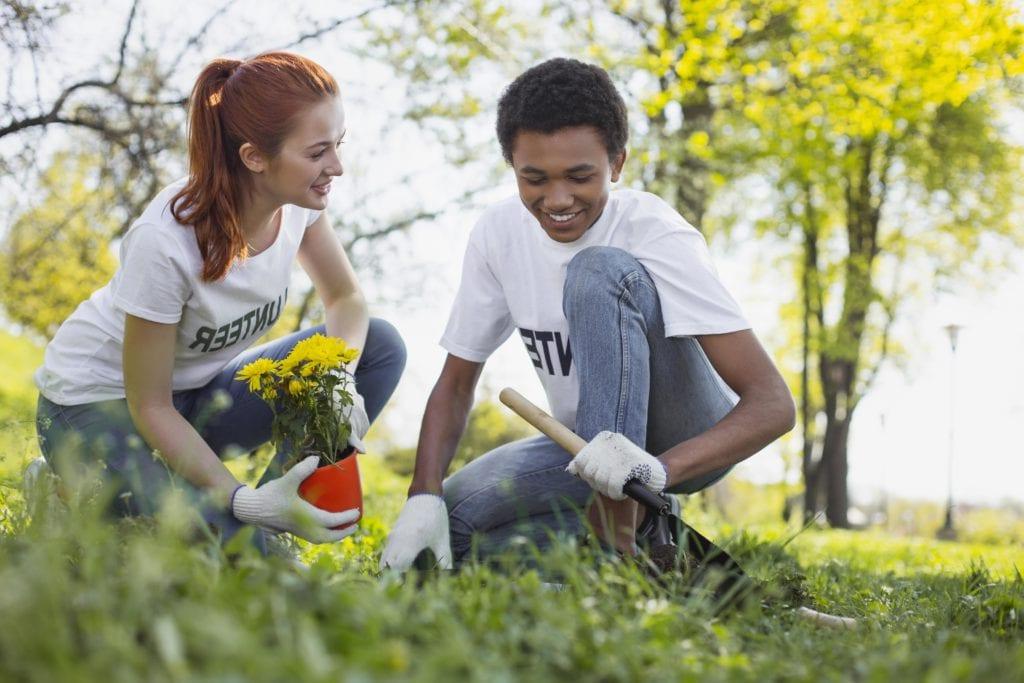 Virtual School students volunteering in their community